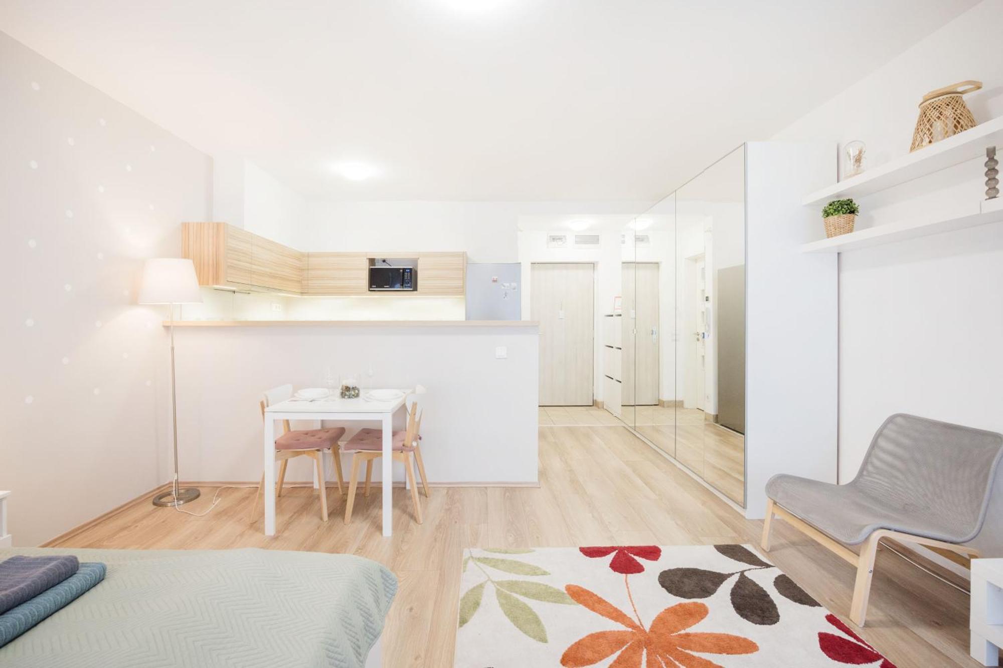 The Chic Crib With Balcony Apartamento *