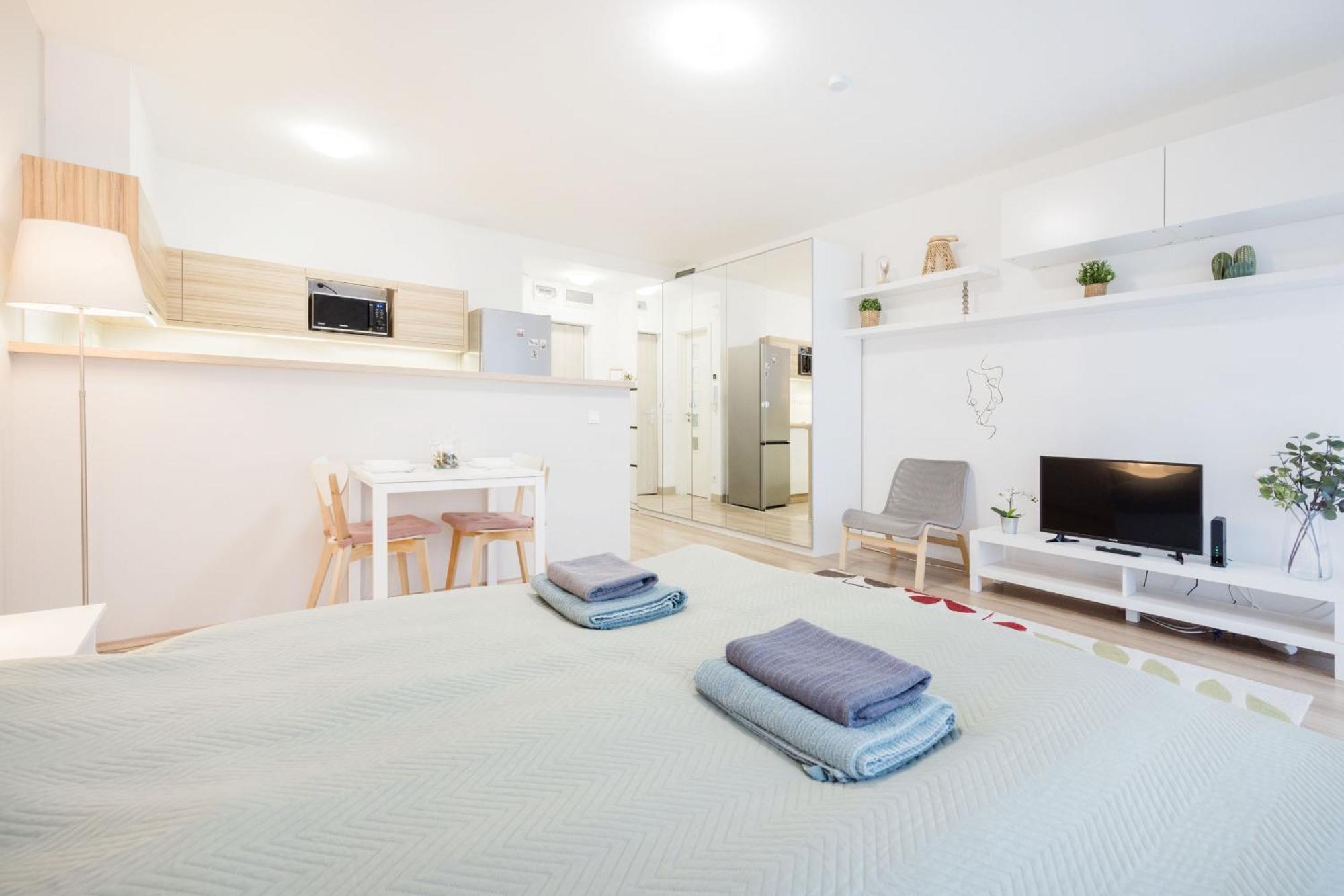 The Chic Crib With Balcony Budapeste